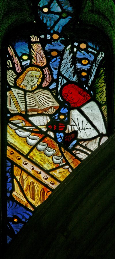 Bir glockenspiel ile müzisyen melekleri gösteren Pencere s1 by English School