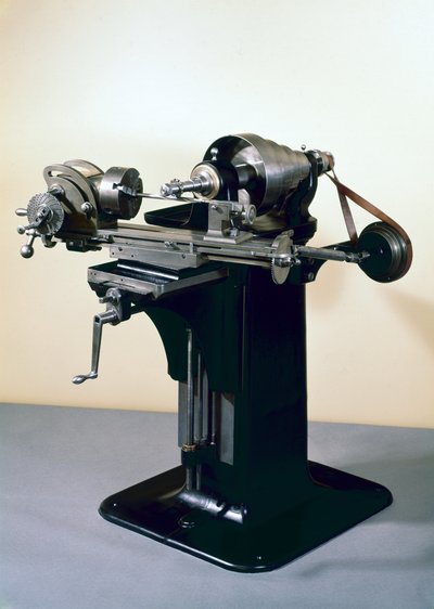Brown and Sharpes ilk üniversal freze makinesi (metal) by English School English School
