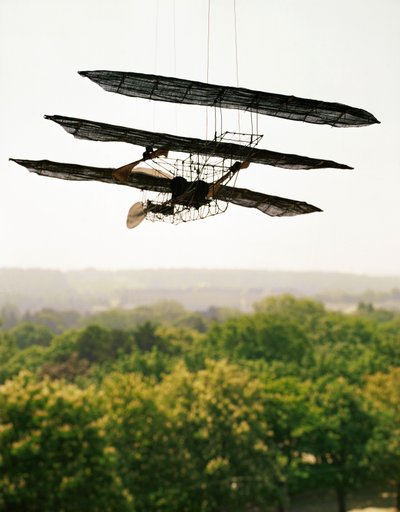Çift katlı uçak by Erich Lessing