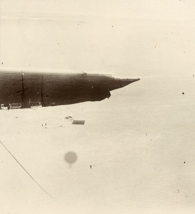 Balondan aşağıya, platoya bakarken. Sir Ernest Henry Shackleton