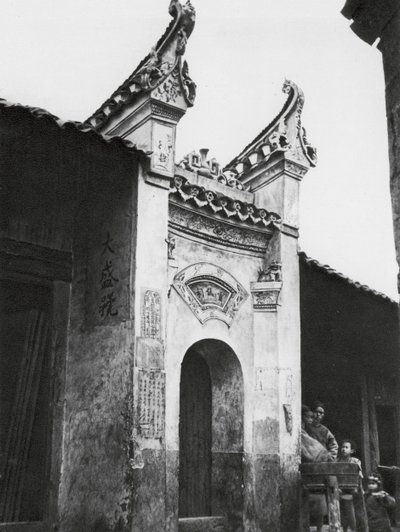 Hunan, Ev girişi (b/w fotoğraf) by Ernst Boerschmann
