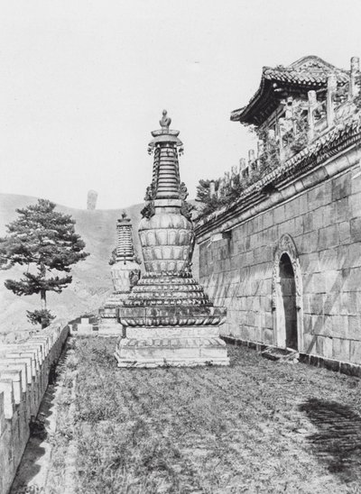 Jehol, Pu lo sze, Chihli, Pu lo sze Lama Manastırı Terası (b/w fotoğraf) by Ernst Boerschmann