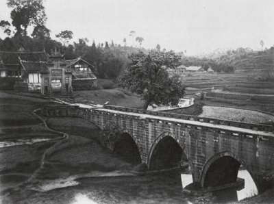 Luchou, Tzeliutsing, Szechuan, Manzara (b/w fotoğraf) by Ernst Boerschmann
