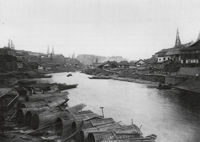 Tzeliutsing, Szechuan, Tuz kuyularının sanayi bölgesi (b/w fotoğraf) by Ernst Boerschmann