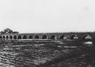 Yenchoufu, Shantung, Köprü (b/w fotoğraf) by Ernst Boerschmann
