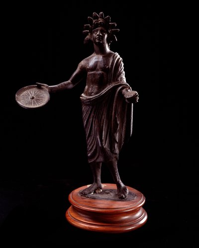 Etrüsk Sanatı: “” sunan kadın”” MÖ 2. yüzyıldan kalma bronz heykelcik by Etruscan