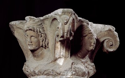 Etrüsk uygarlığı: Campanari a Vulci, İtalya mezarından dekore edilmiş sütun başlıkları. 4. yüzyıl sonu, MÖ 3. yüzyıl başı. Floransa, Museo Archeologico by Etruscan