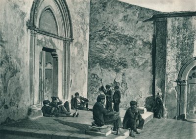 Bir kilisenin dışında dinlenme, Taormina, Sicilya, İtalya, 1927 by Eugen Poppel