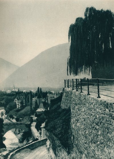Kasabanın görünümü, Merano, Güney Tirol, İtalya, 1927 by Eugen Poppel