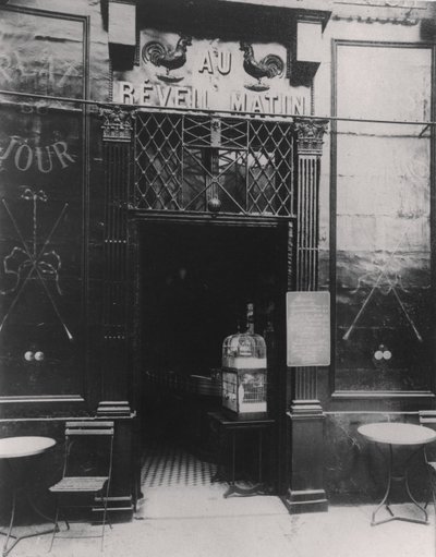 Au Réveil Matin, rue Amelot, 11. Bölge, Paris by Eugène Atget