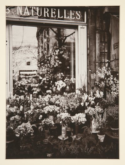 Çiçekçi -37 (Çiçekçi) by Eugène Atget