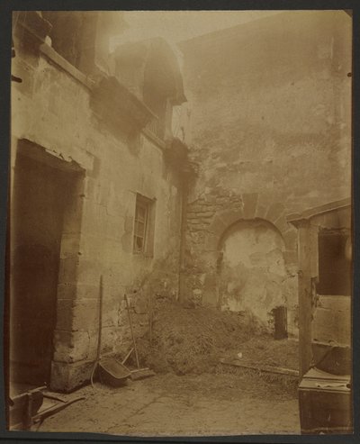Hôtel Richelieu, 18 Quai de Béthune by Eugène Atget