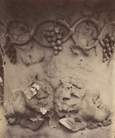 Versay, Vazo Detayı, 1906. by Eugène Atget
