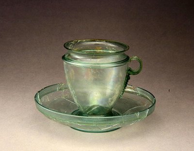 Fincan ve fincan tabağı, c.50-100 AD (cam) by European European