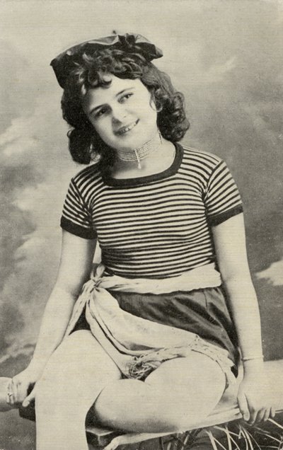 Lolita türü (s/b fotoğraf) by European Photographer