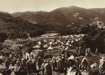Moulay-Idris, Hacılar kampı (s/b fotoğraf) by European Photographer