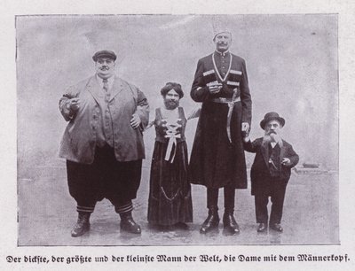 Dünyanın en şişman, en uzun ve en kısa erkeği ve sakallı bir kadın (s/b fotoğraf) by European Photographer