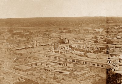 Hüseyinabad ve çevresinin genel görünümü by Felice Beato