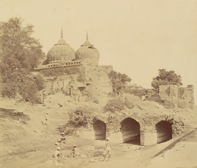 Gümrük Binası Pilinin yanındaki cami by Felice Beato