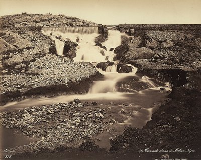 Lübnan ve Suriye arasındaki şelalenin görünümü by Félix Bonfils