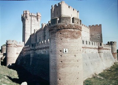 Juan II için 1440 yılında inşa edilen Castillo de la Mota