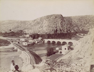 Köpeğin Çiçeğinin Köprüleri [Nehir], yakl. 1880. by Félix Bonfils