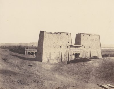 Edfu Apollonopolis Magna, Tapınağın Genel Görünümü, 1851-52, 1853-54 basılmış. by Félix Teynard