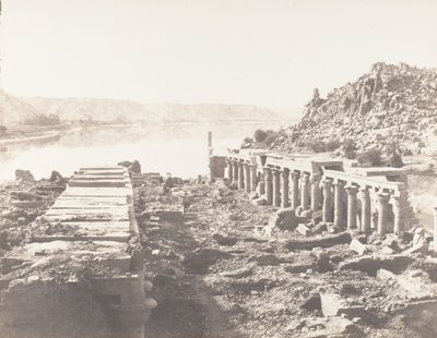 Fileh Philæ Adası, I. Noktadan Alınan Genel Görünüm, Platformda..., 1851-52, 1853-54 basılmış. by Félix Teynard