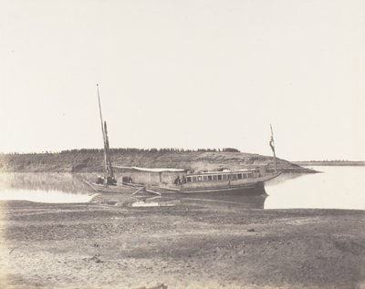 Louksor, Petit Bras du Nile - Voyageurs Barque, 1851-52, 1853-54 basılmış. by Félix Teynard