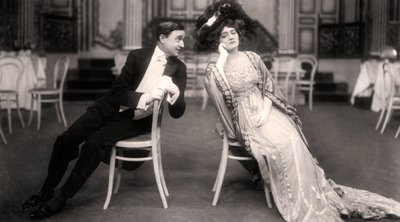 Neşeli Dul, 1907