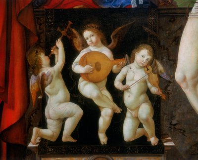 Üç müzikal melek. Saints Jerome ve Sebastian ile taçlandırılmış Madonna