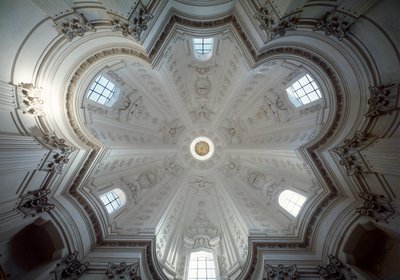 Aziz Ivo alla sapienza kilisesinin kubbesinin iç görünümü by Francesco Borromini