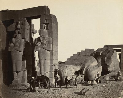 Thebes, Ramesseum'da Düşmüş Heykel by Francis Frith