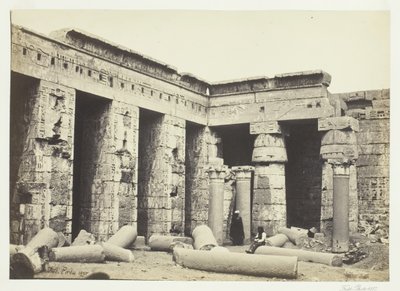 Medinet Habbo İç Mahkemesi, Teb, 1857. by Francis Frith