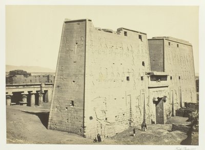 Edfou'daki Büyük Pilon, Yukarı Mısır, 1857. by Francis Frith