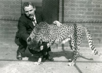 Kaleci Charles Dixon, Ekim 1922