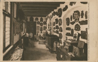Ahşap heykellerin sergilendiği Alsas Müzesi. 1913 yılında gönderilen kartpostal. by French Photographer