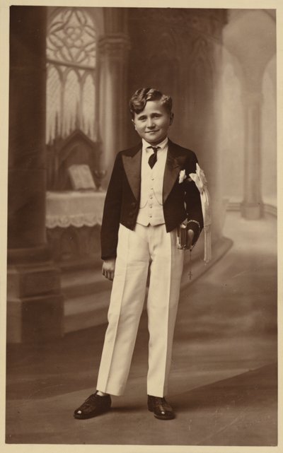 İlk cemaate katılan çocuk by French Photographer