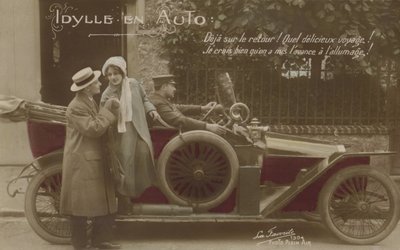 Bir motorlu araba ile çift (renkli fotoğraf) by French Photographer