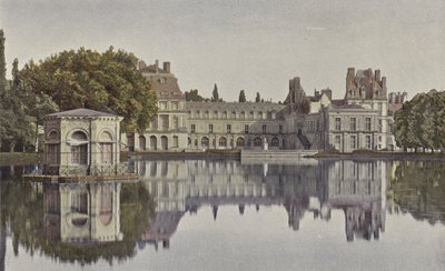 Fontainebleau, Saray, Sazan göletinden görünüm by French Photographer