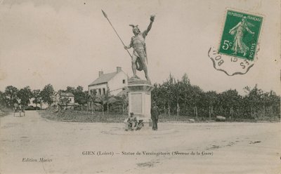 Gien (Loiret), Vercingetorix Heykeli. 1913 yılında gönderilen kartpostal. by French Photographer