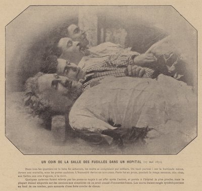 Paris Komünü, Bir Hastanede Silah Odasının Bir Köşesi, 27 Mayıs 1871 (s/b fotoğraf) by French Photographer