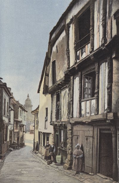 Lamballe, Kiliseye giden cadde by French Photographer