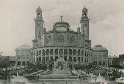 Trocadero Sarayı, Trocadero Sarayı (fotogravür) by French Photographer