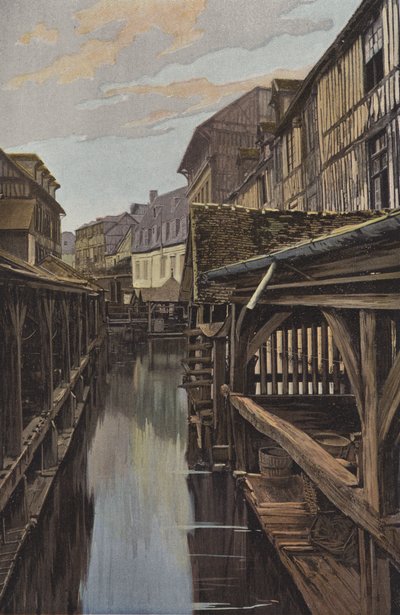 Louviers, çamaşırhane ve ahşap evler by French Photographer