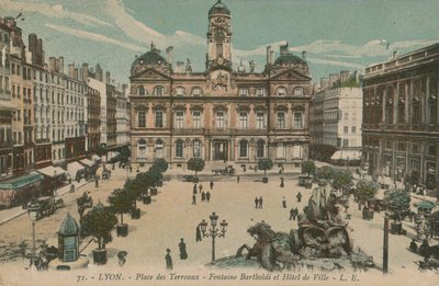 Lyon - Place des Terreaux - Bartholdi Çeşmesi ve Belediye Binası. 1913 yılında gönderilen kartpostal. by French Photographer