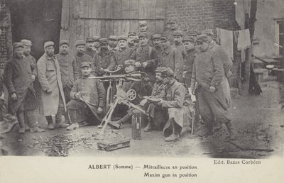 Maxim silahı yerinde, Albert, Somme, Birinci Dünya Savaşı (s/b fotoğraf) by French Photographer
