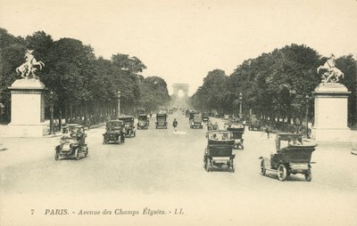 Paris, Champs Elysees Bulvarı (b/w fotoğraf) by French Photographer