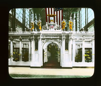 Paris Fuarı: Amerika Birleşik Devletleri Pavyonu, elektrik bölümü, 1900 (fener kaydırağı) by French Photographer