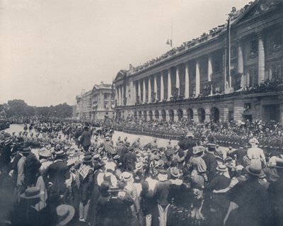 Paris: Cenaze Törenindeki Askeri Vali Personeli (s/b fotoğraf) by French Photographer